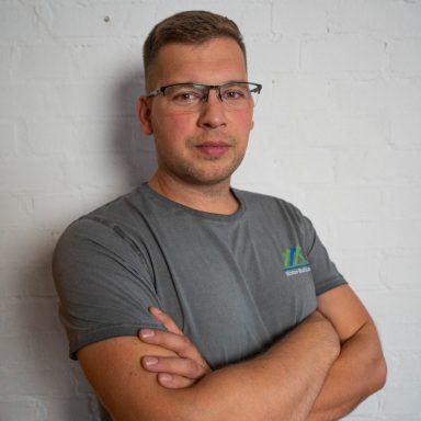 Daniel Hermani - Gründer von Home Build Solution. Videograf und Editing bei Hermani & Kuschnick Media Content Production