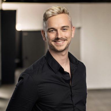 Cedric Kuschnick - Gründer von CSK-Audio-Designs. Auditive Strategie und Storytelling bei Hermani & Kuschnick Media Content Production